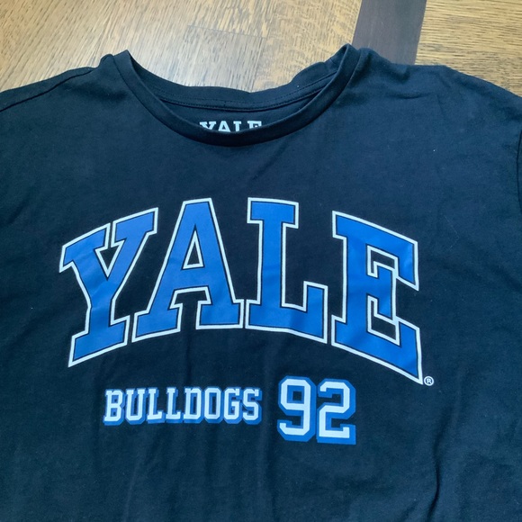 YALE Bulldogs 92 University Black Cropped Short Sleeve Top Women’s Size Medium - Picture 3 of 7